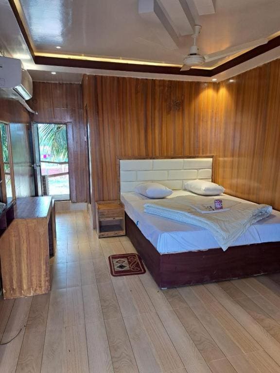 Deluxe Double Room with Sea View room - Image 1
