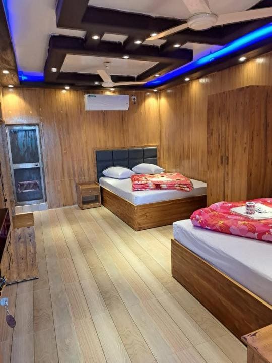 Deluxe Quadruple Room room - Image 2