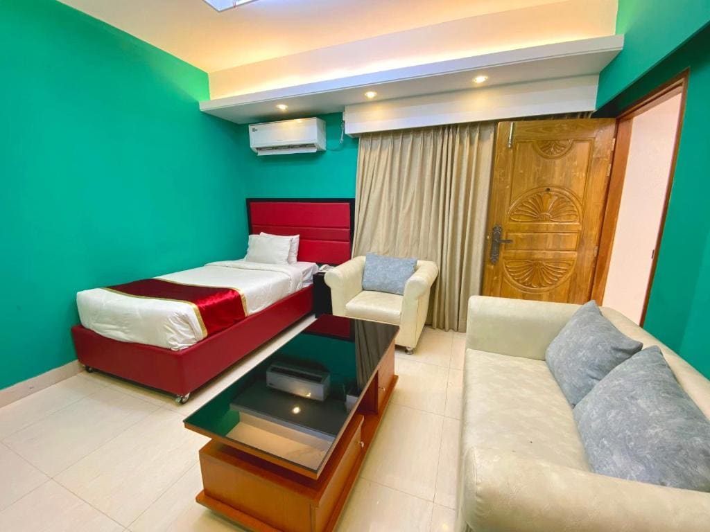 Deluxe Triple Room room - Image 3