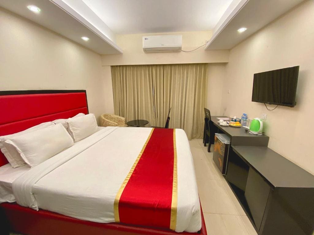 King Room with Balcony room - Image 3