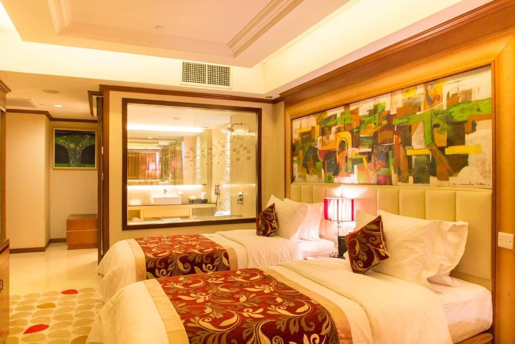 Deluxe Twin Room room - Image 1