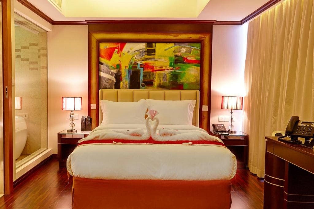Junior Suite with Kitchenette/Jacuzzi room - Image 1