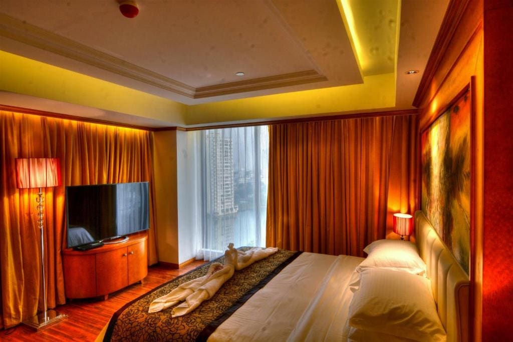 Junior Suite with Kitchenette/Jacuzzi room - Image 2