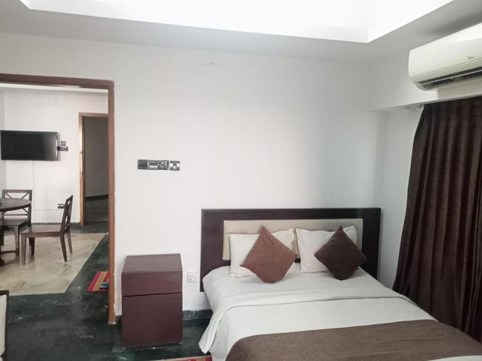 Deluxe Family Suite room - Image 1