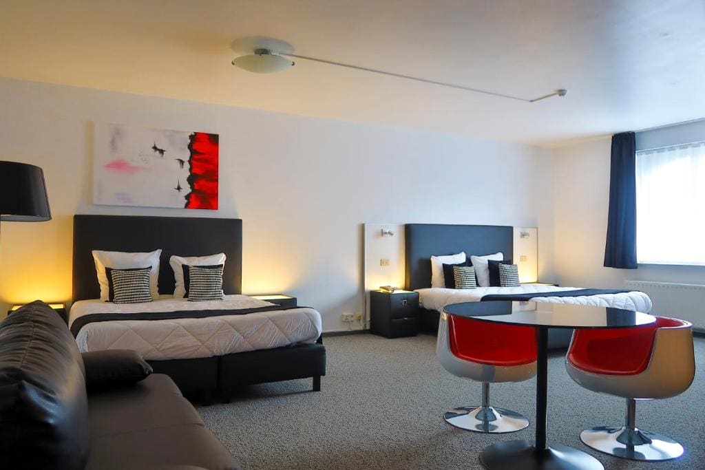 Suite room - Image 3