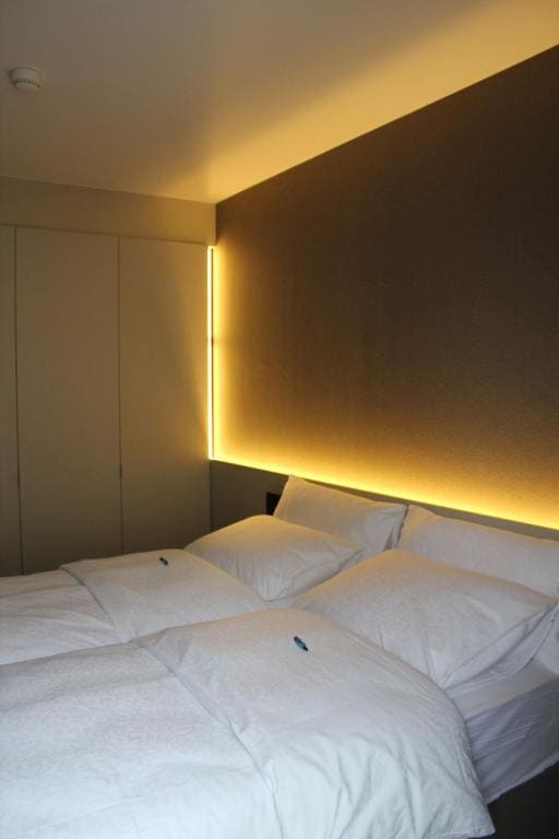 Family Room room - Image 3
