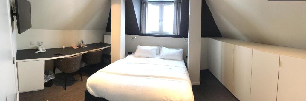 Small Double Room with Shower room - Image 1