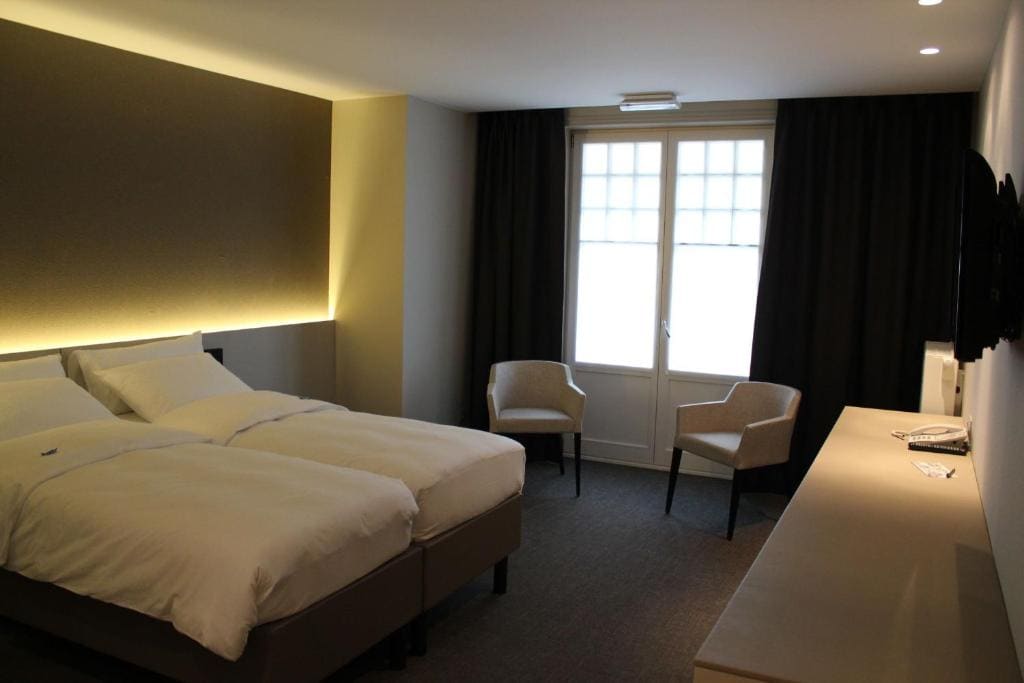 Superior Double Room with Balcony room - Image 2