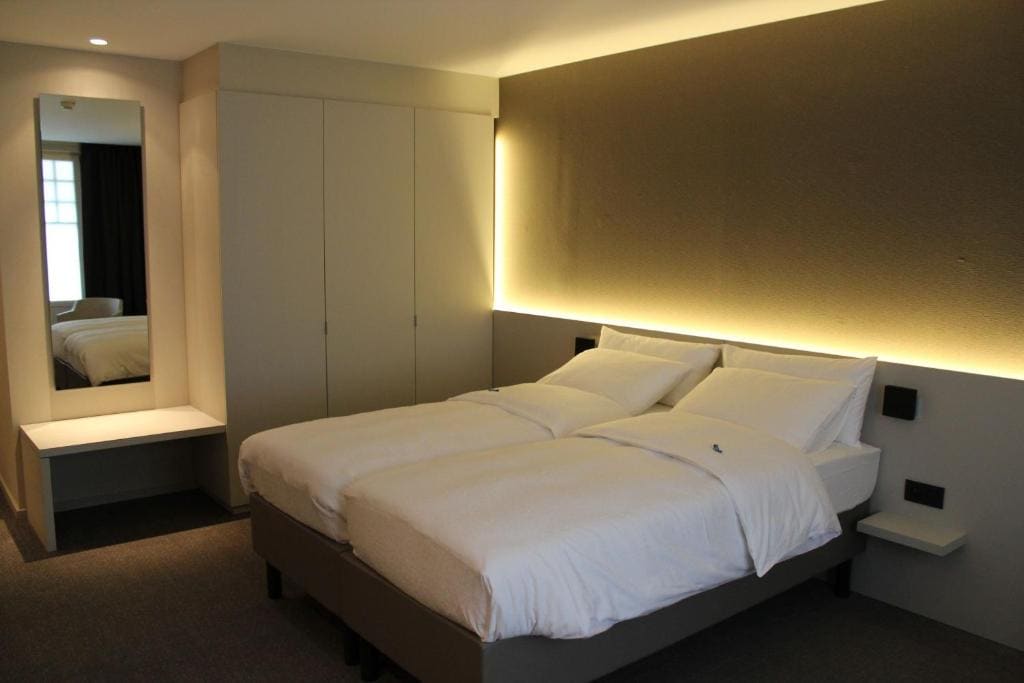 Superior Double Room with Balcony room - Image 1