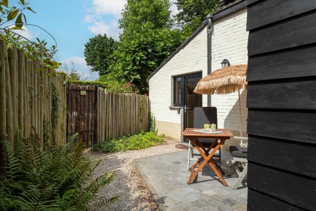 Cottage room - Image 1