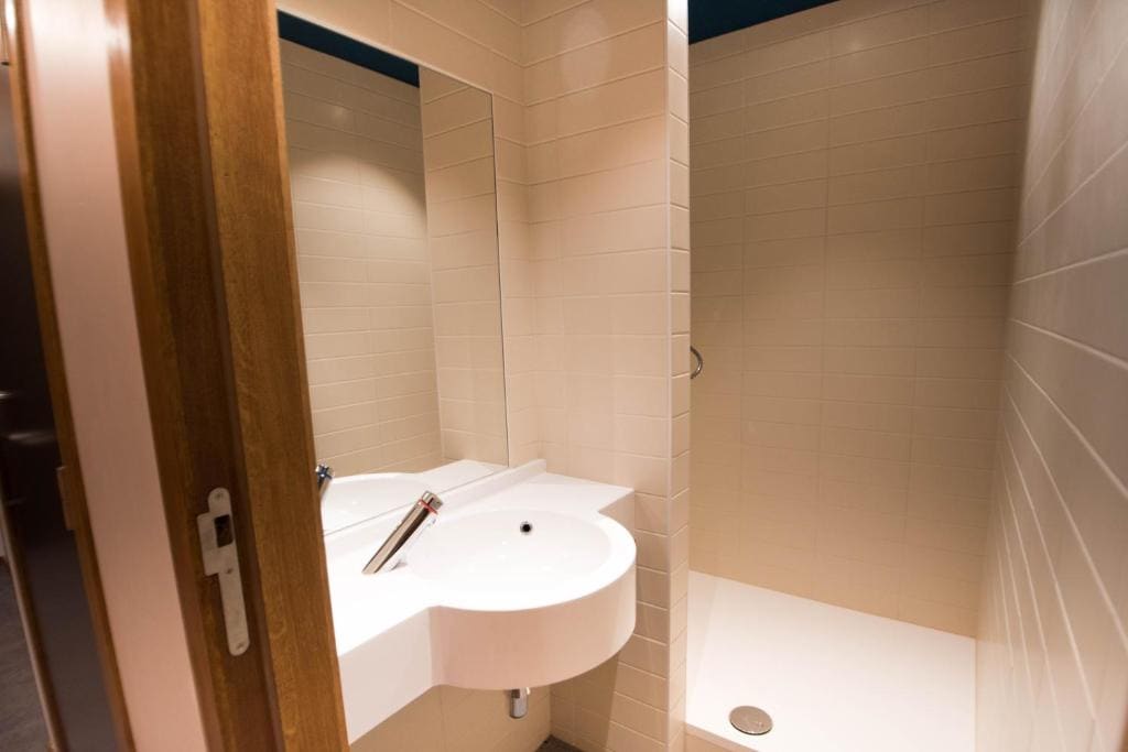 Mixed Dormitory Room room - Image 1