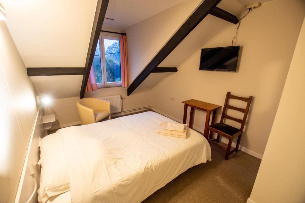 Standard Double Room room - Image 2