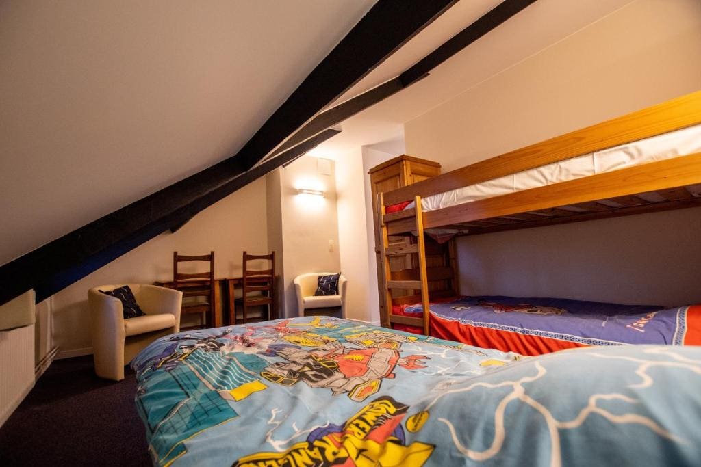 Standard Family Room room - Image 2