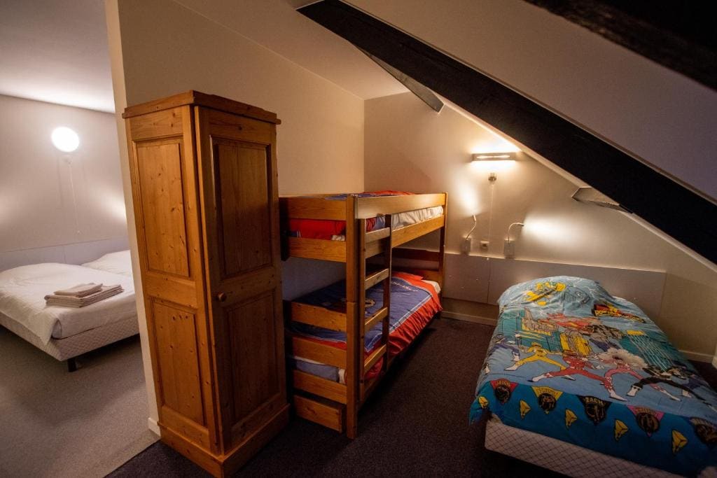 Standard Family Room room - Image 1
