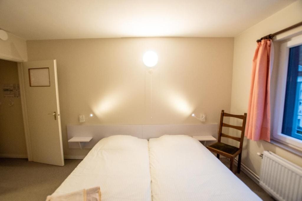 Standard Family Room room - Image 3