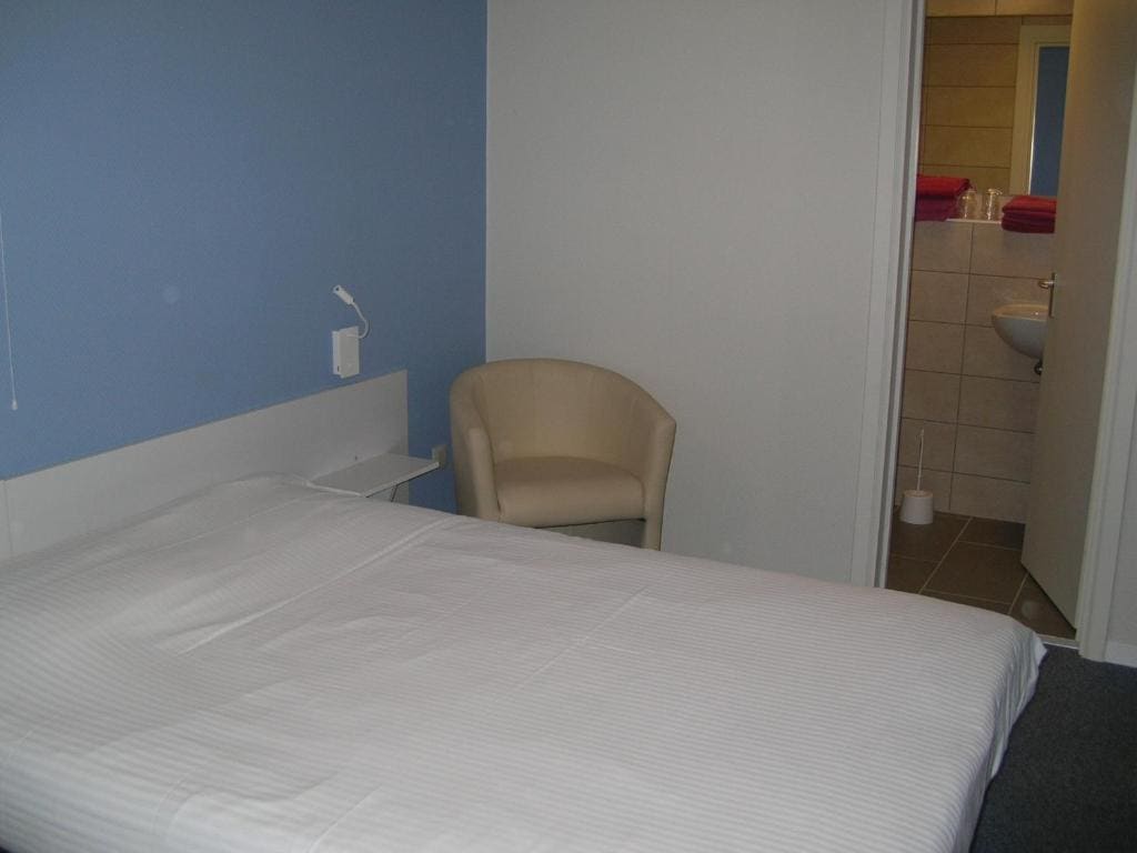 Standard Triple Room room - Image 1
