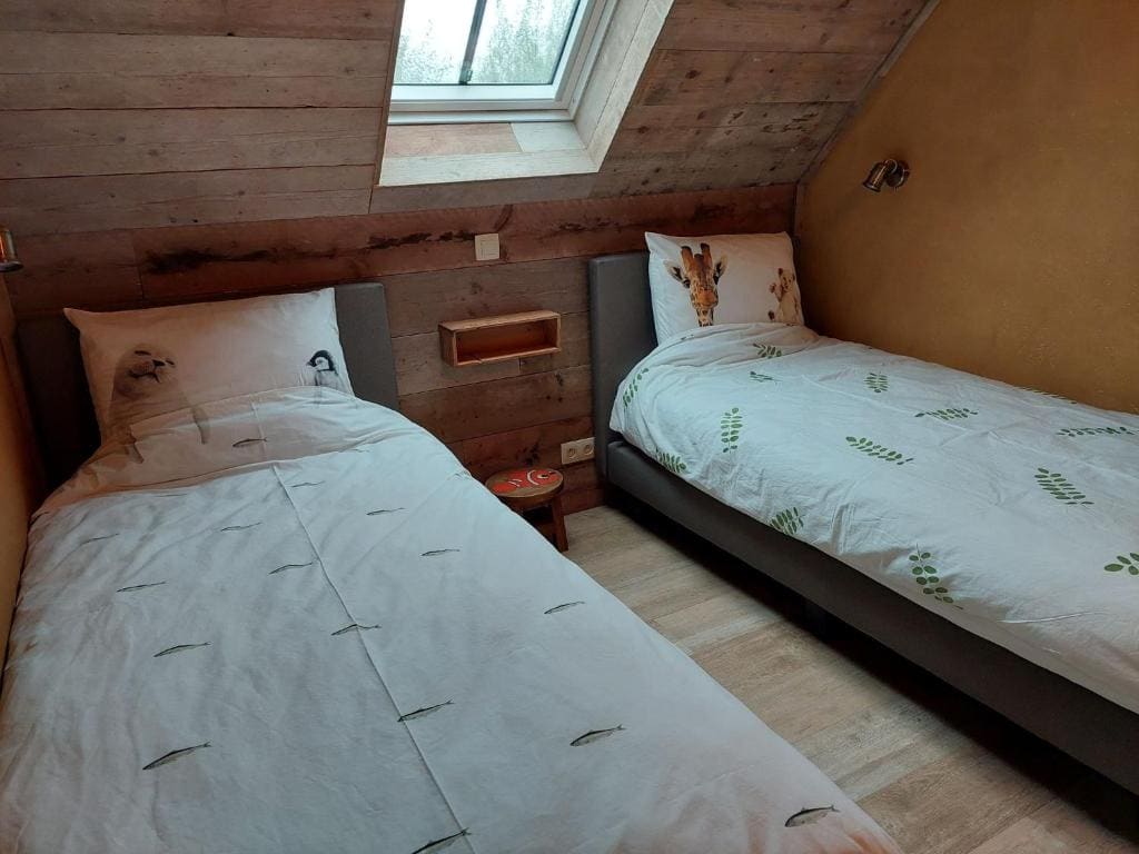 Family Room room - Image 3