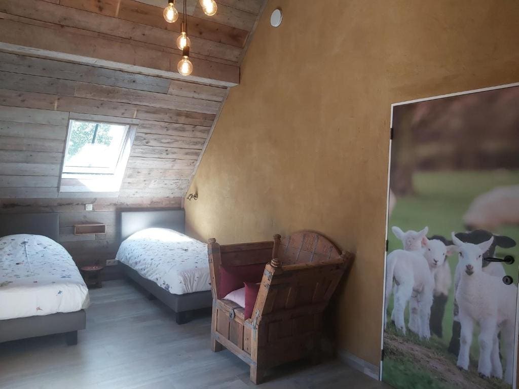 Family Room room - Image 2