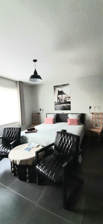 Double Room with Private Bathroom room - Image 2