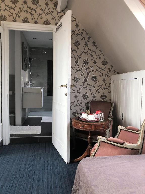 Deluxe Room room - Image 1