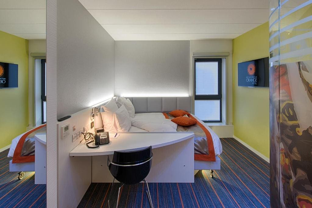 Deluxe Queen Room room - Image 2