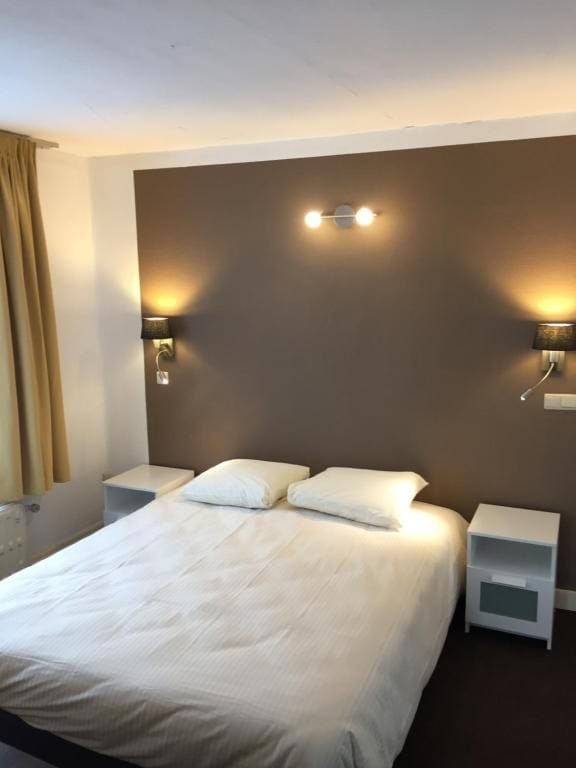 Family Room room - Image 2