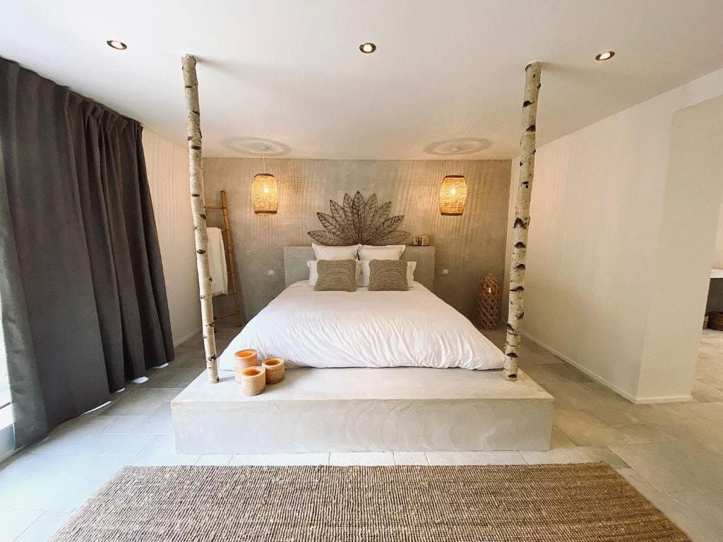 Room room - Image 1