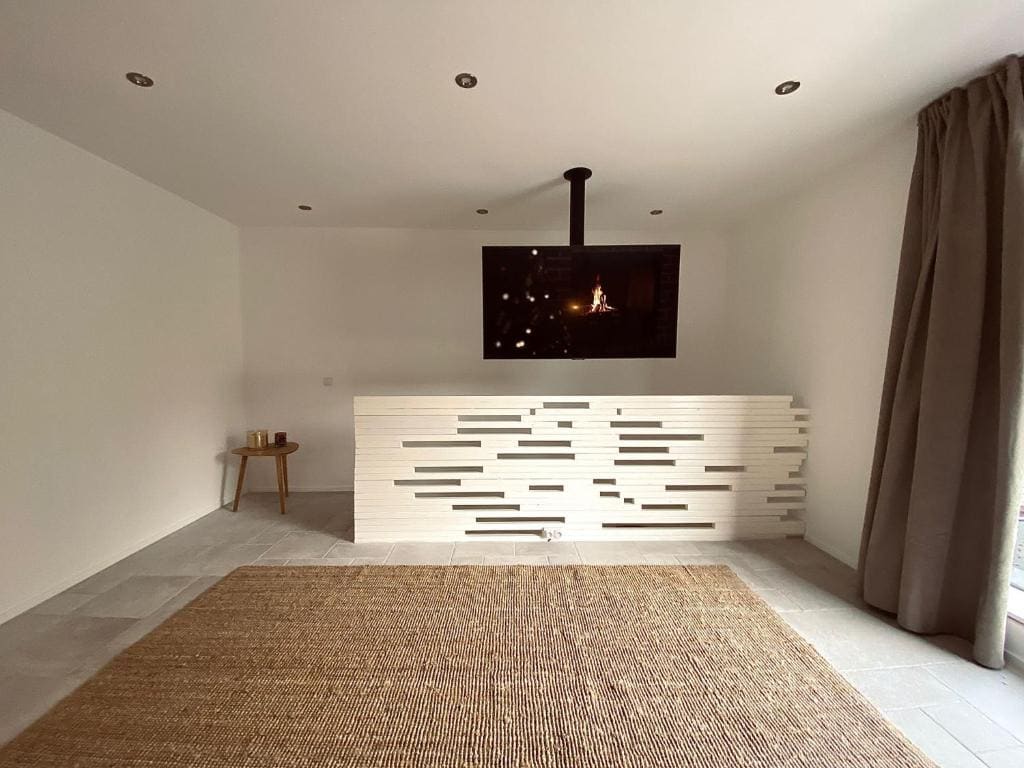 Room room - Image 2