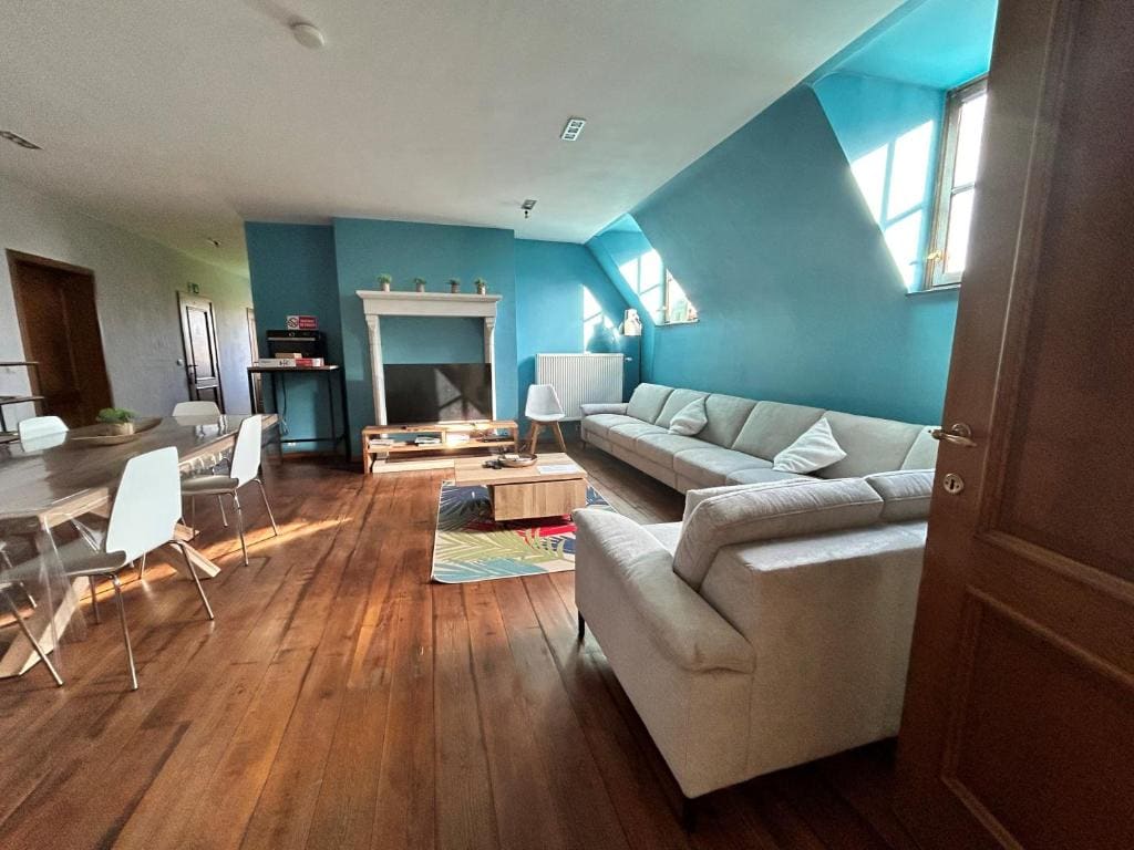 Family Room room - Image 3