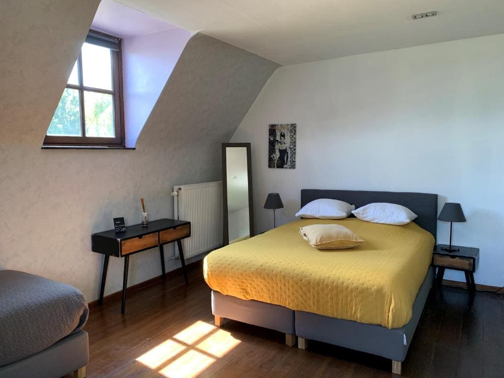 Family Room room - Image 1