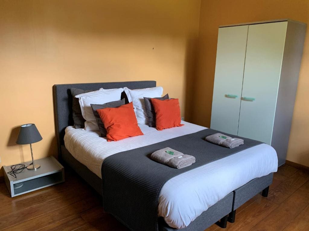 Four-Bedroom House room - Image 2