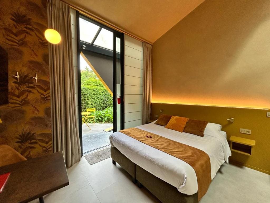 Double Room with Garden View room - Image 1