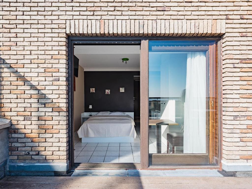 Double Room with Balcony room - Image 1