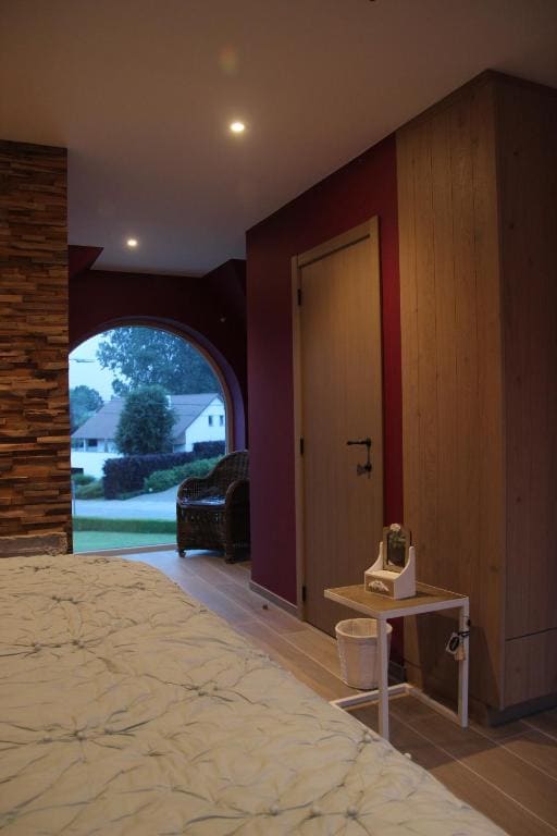 Deluxe Double Room with Bath room - Image 2
