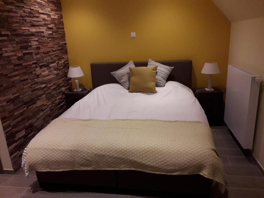 Deluxe King Room room - Image 1