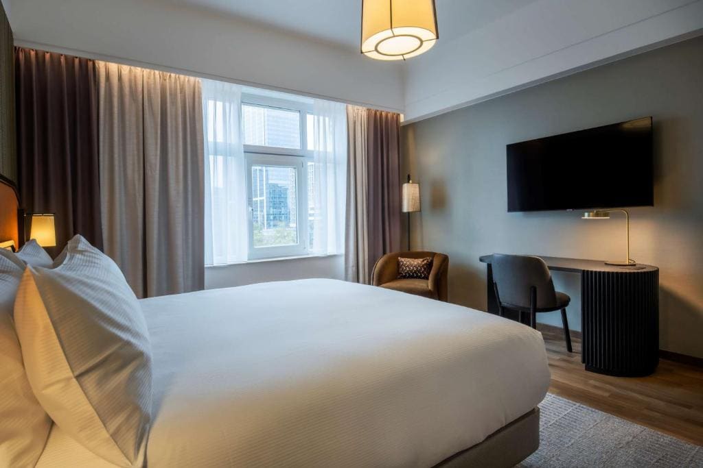 Deluxe King Room with View room - Image 1