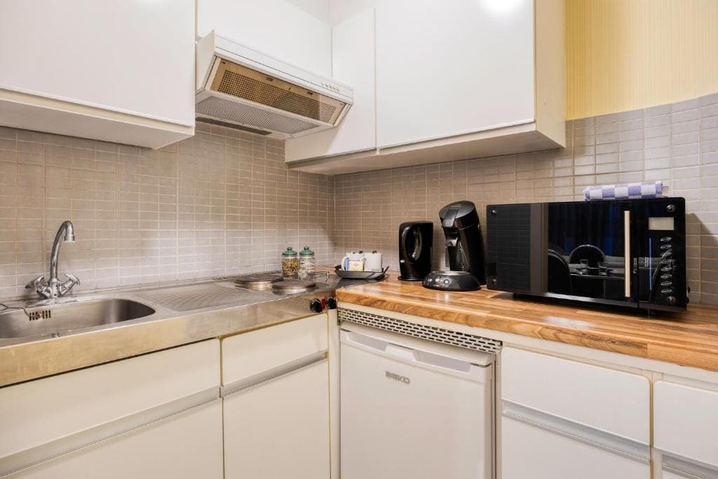 Studio Apartment room - Image 1