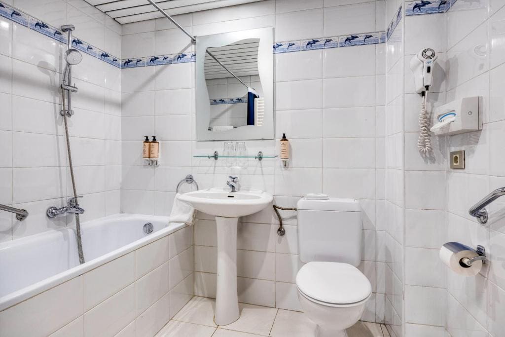 Studio Apartment room - Image 2