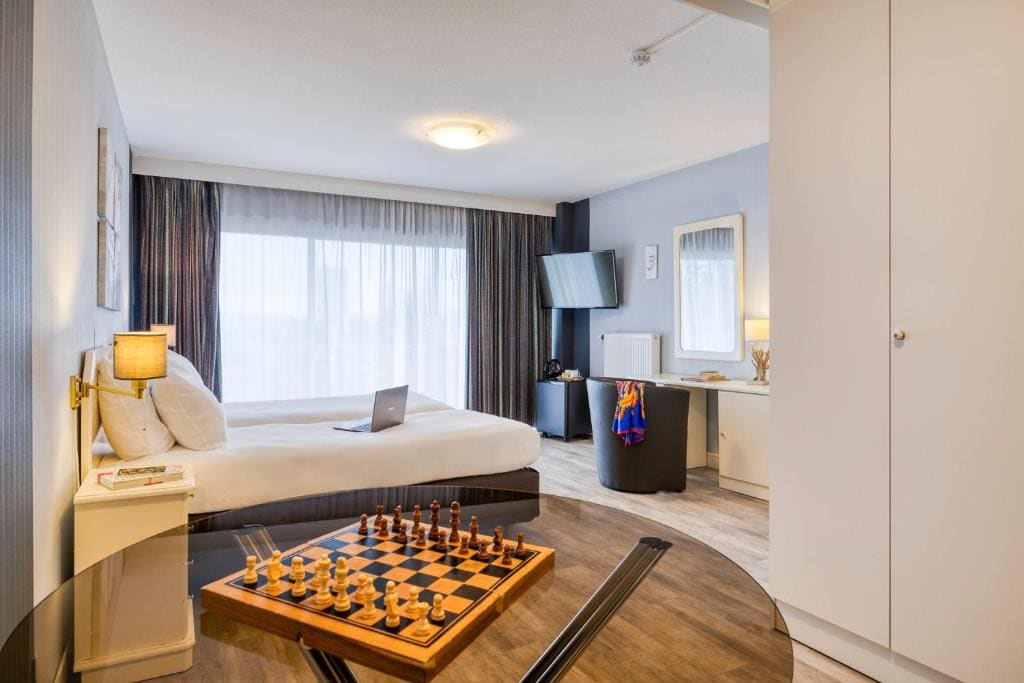 Twin Room with Garden View room - Image 3