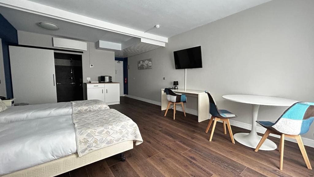 Twin Room - Disability Access room - Image 1