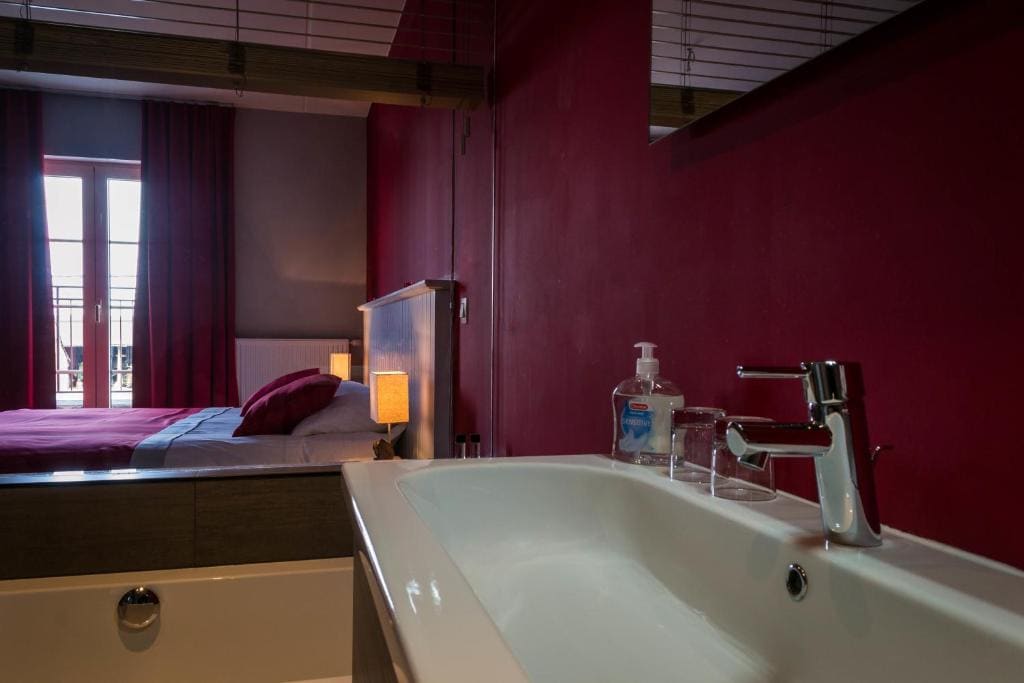 Deluxe Double Room with Balcony room - Image 1