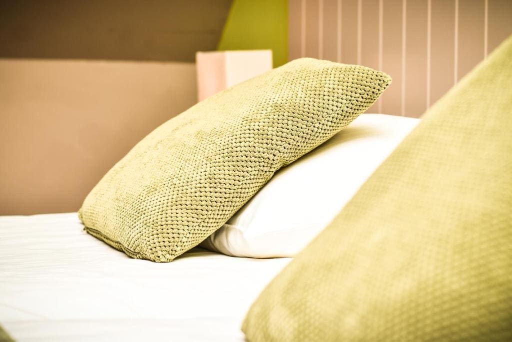 Standard Twin Room room - Image 3