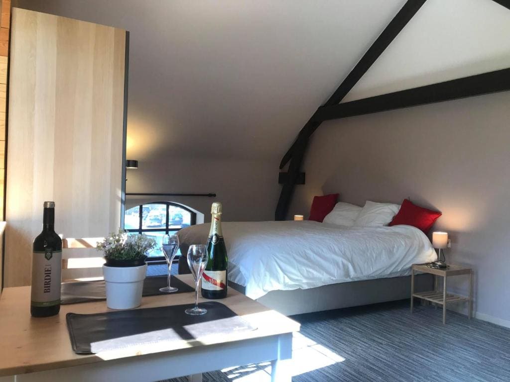 Deluxe Double or Twin Room room - Image 2