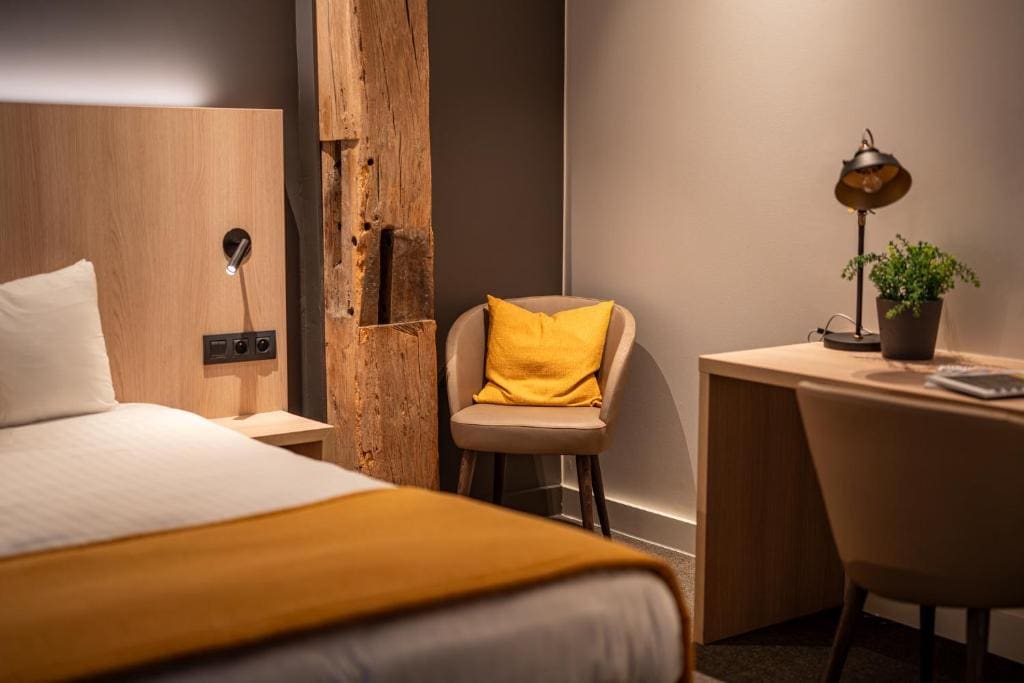 Standard Double or Twin Room room - Image 3