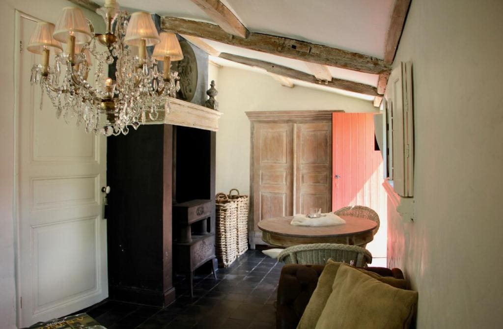 Deluxe Double Room with Shower room - Image 3