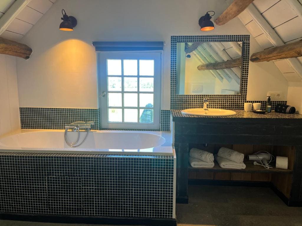 Superior Queen Room with Two Queen Beds room - Image 2
