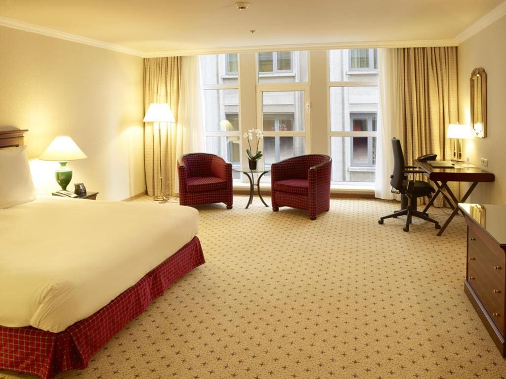 Deluxe King Room room - Image 2