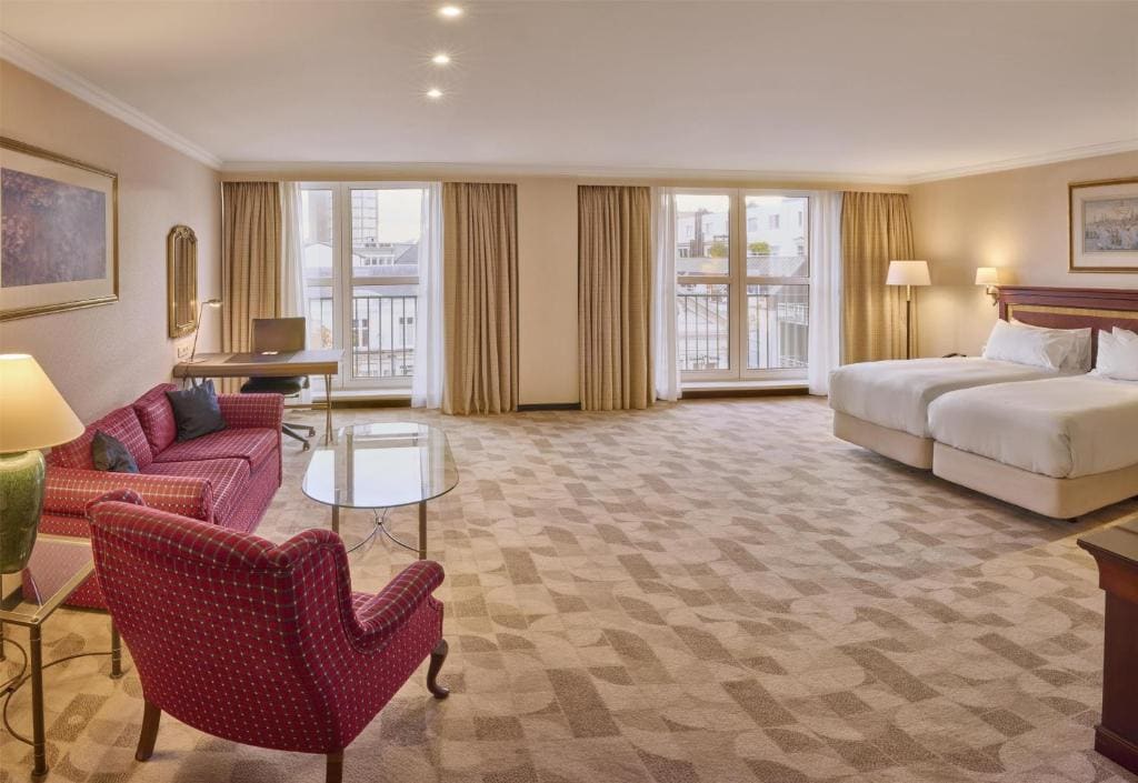 Deluxe Twin Room room - Image 2