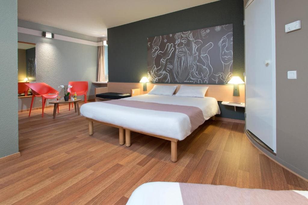 Superior Room with One Double Bed and One Single Bed room - Image 1