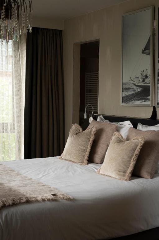 Comfort Room room - Image 1